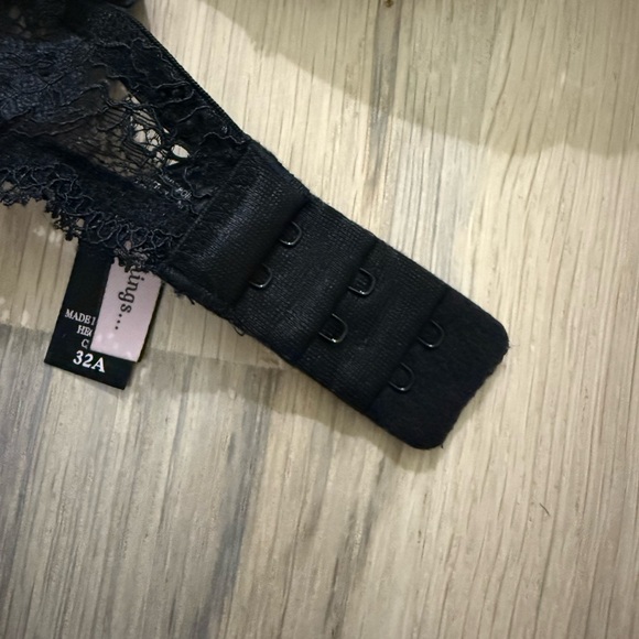 Victoria’s Secret embellished lace push up bra - Picture 14 of 14